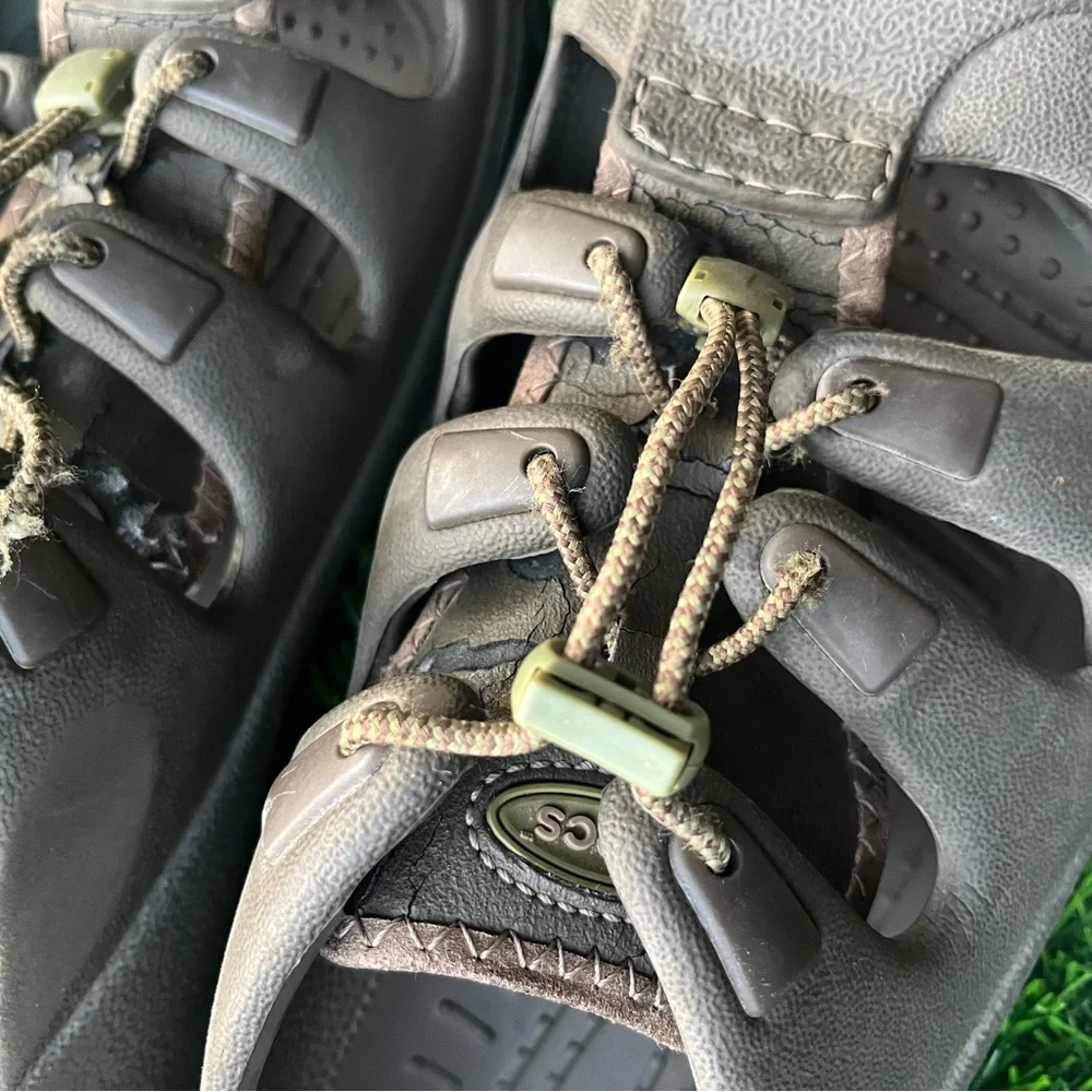 CROCS LACE UP SANDALS WOMENS 11 MENS 9 OLIVE GREEN BROWN